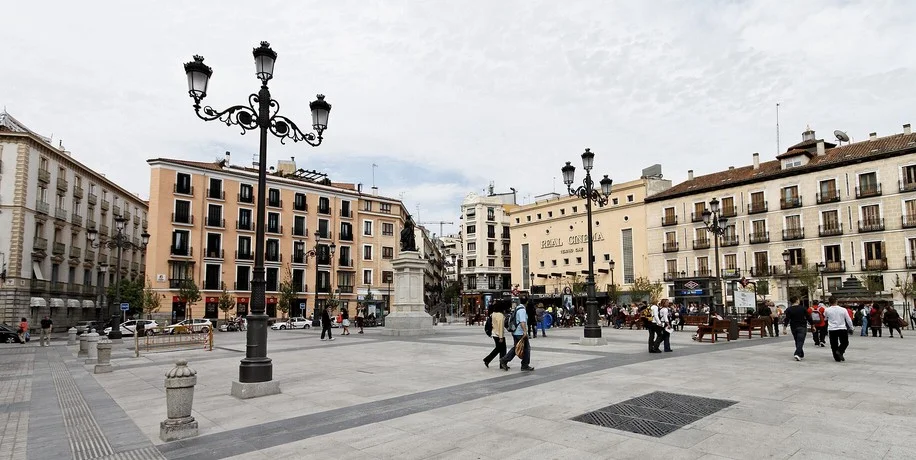 imagen-itinerario-plaza-isabel-II
