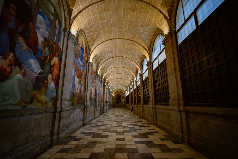 Visitante dentro del Museo Underground de Madrid