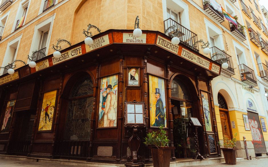 Cliente en la Taberna de la Leyenda Perdida en Madrid