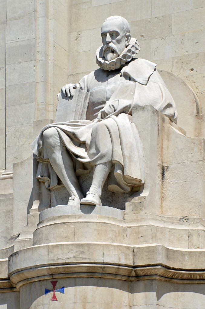 Monumento a Miguel de Cervantes en la Plaza de España de Madrid