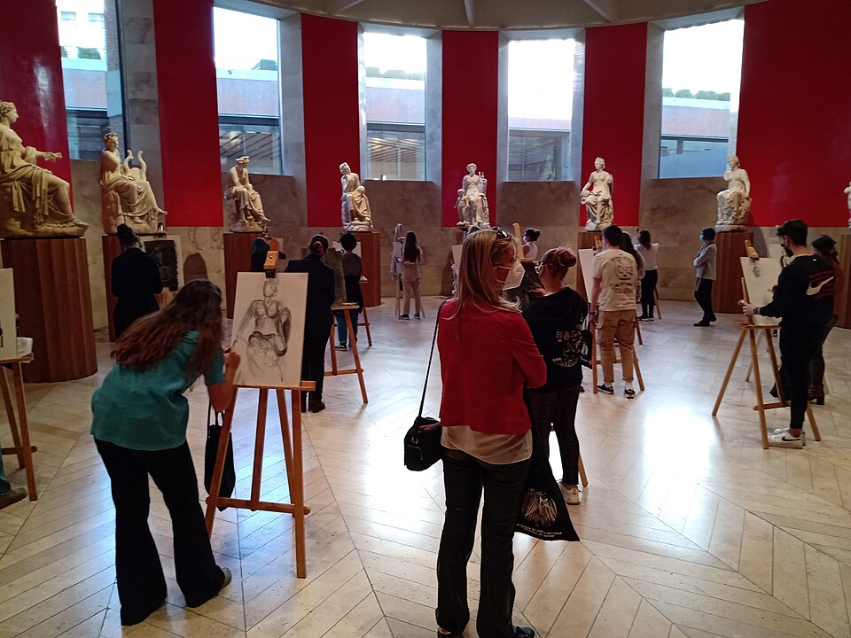 Interiores de un museo gratuito en Madrid